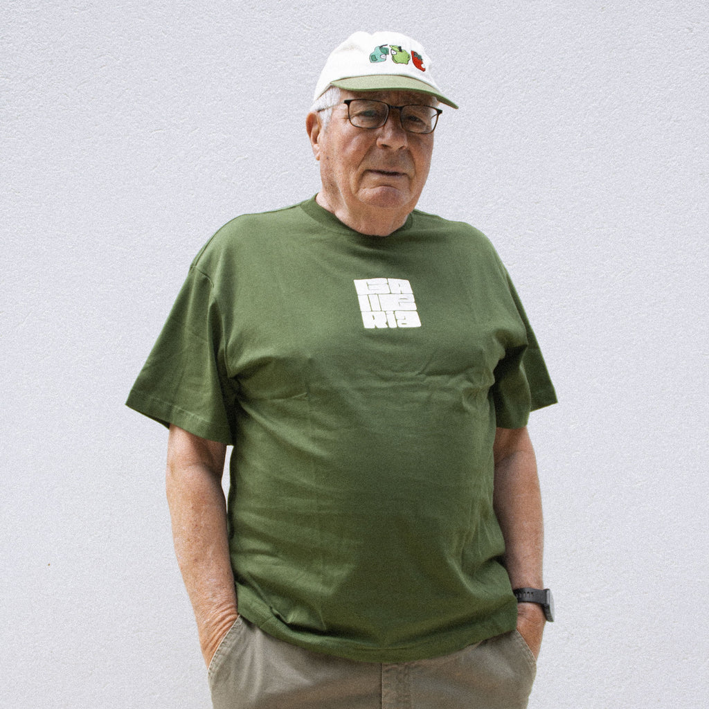 box logo tee